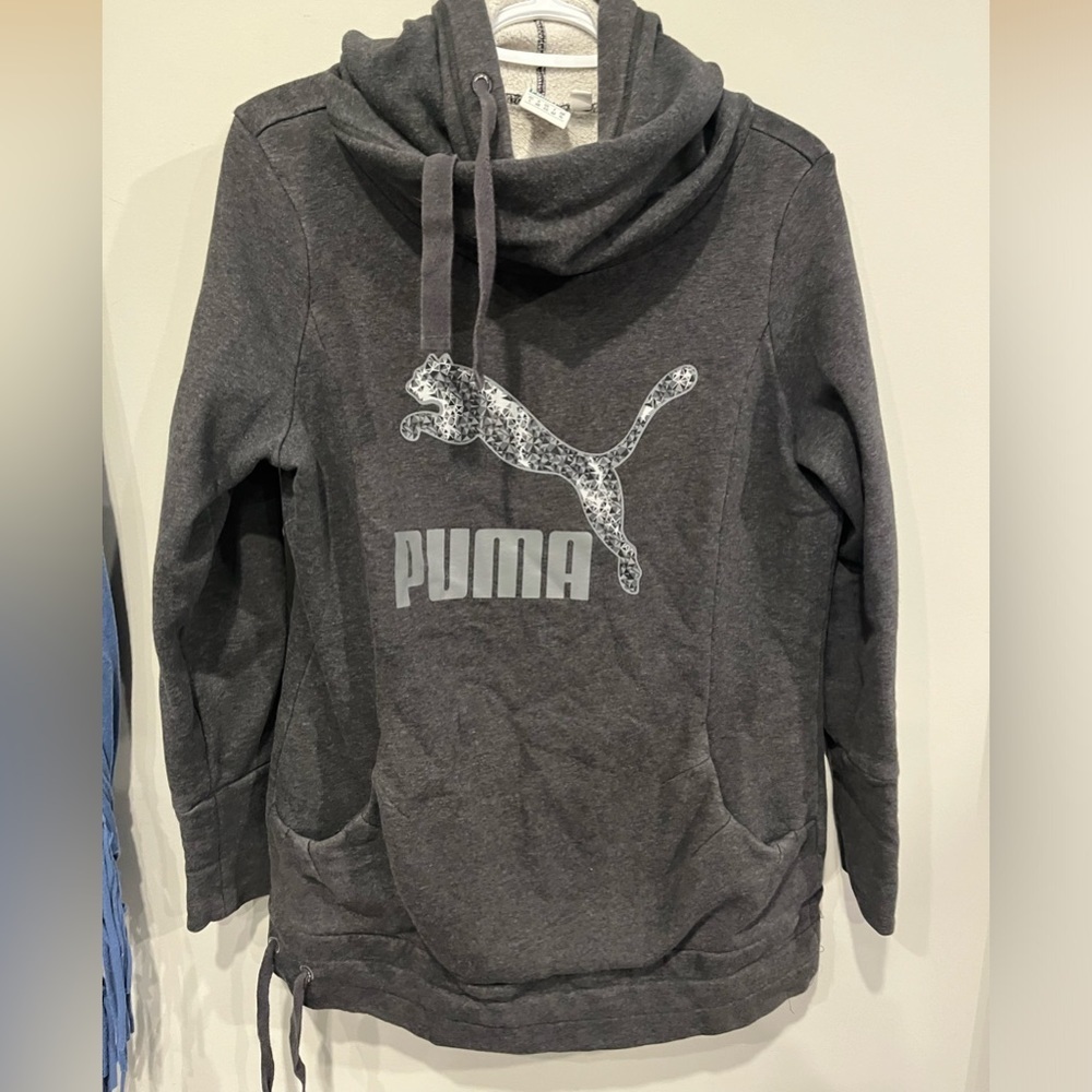 Size large heavy type puma hoodie